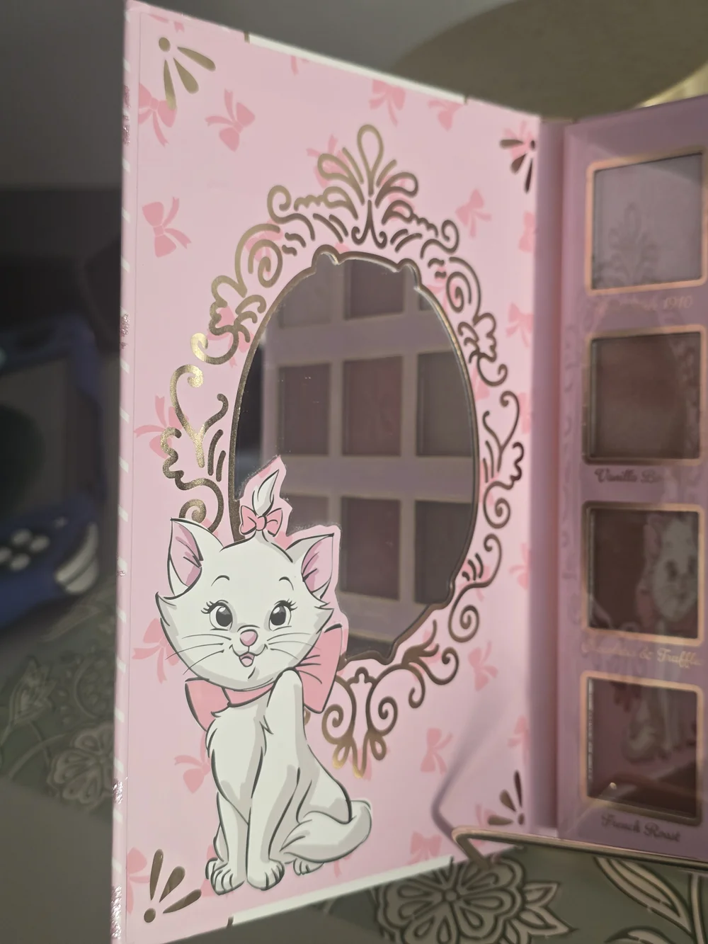 Disney The Aristocats Marie Pink Eyeshadow Palette
